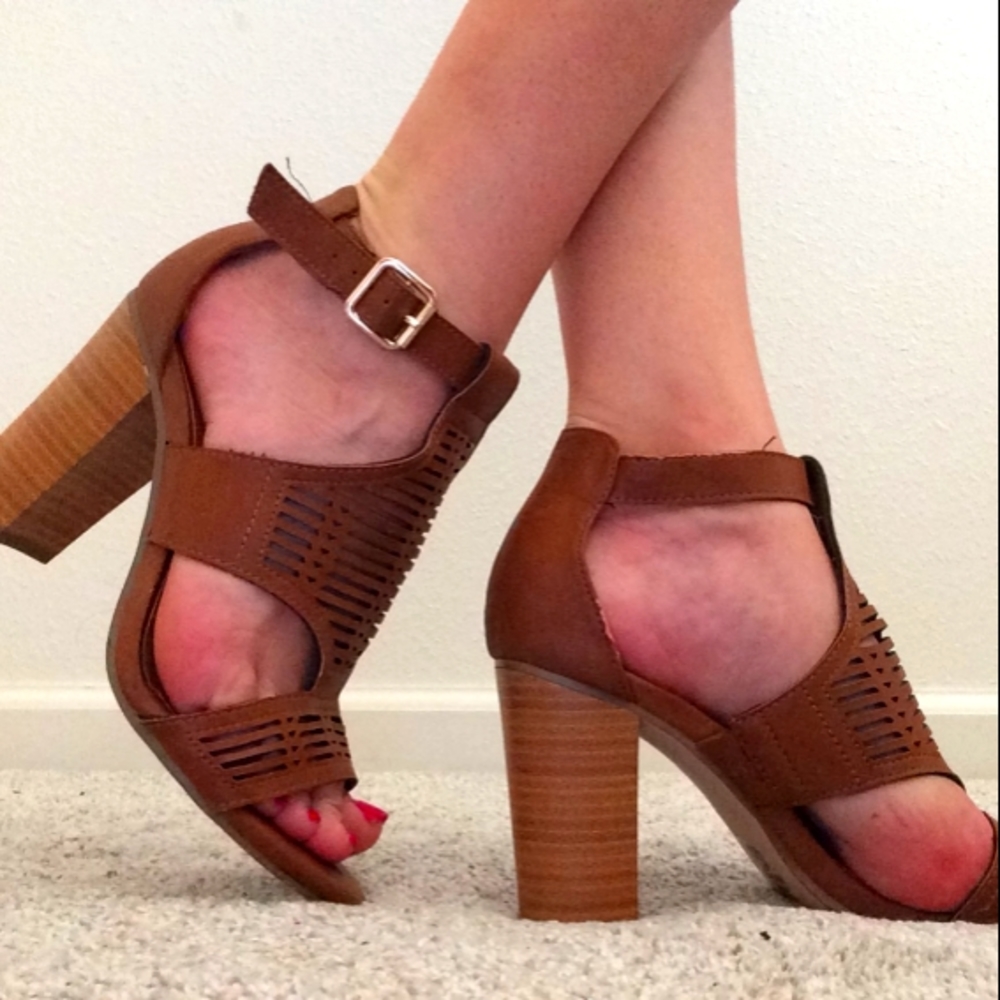 CHUNKY HEEL STILLETTO